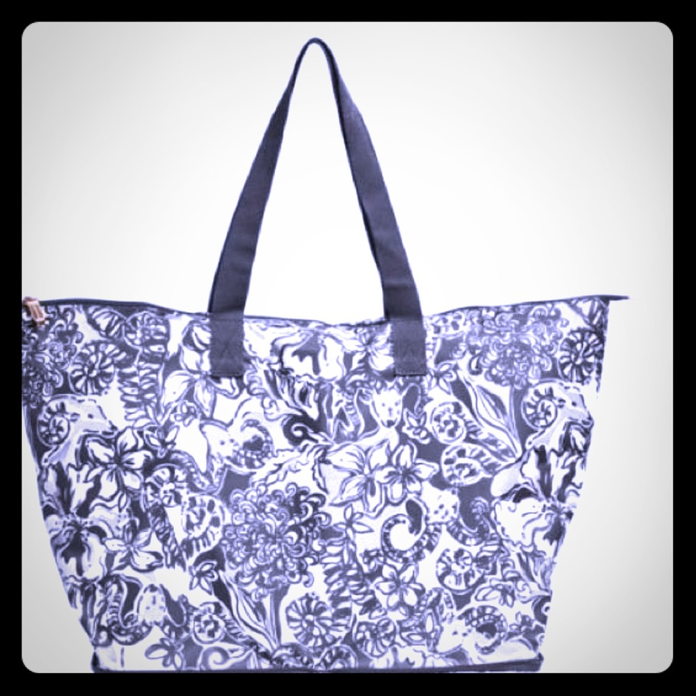 Lilly Pulitzer getaway packable tote with a twist